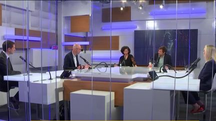 Mathieu Gallard, directeur de recherche Ipsos, spécialiste dans l'étude de l'opinion américaine, Thomas Snégaroff, historien spécialiste des États-Unis, et&nbsp;Amy Porter, porte-parole du Parti démocrate en France étaient les invités du "8h30 franceinfo", lundi 17 août 2020. (FRANCEINFO / RADIOFRANCE)