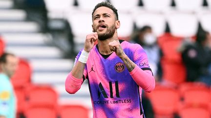 Neymar, buteur contre Lens, le 1er mai 2021. (ANNE-CHRISTINE POUJOULAT / AFP)