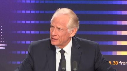 Dominique de Villepin était invité sur franceinfo, lundi 7 octobre. (CAPTURE D'ECRAN / FRANCEINFO / RADIO FRANCE)