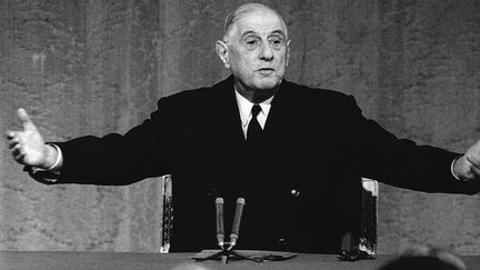 Le président de la République française, Charles de Gaulle, du 8 janvier 1959 au 28 avril 1969 (10 ans, 3 mois et 20 jours), lors d'une conférence de presse. (Illustration) (REPORTERS ASSOCIES / GAMMA-RAPHO VIA GETTY IMAGES)