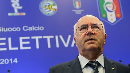 Carlo Tavecchio, le 11 ao&ucirc;t, apr&egrave;s son &eacute;lection &agrave; la t&ecirc;te de la F&eacute;d&eacute;ration italienne de football. (ALESSANDRO BIANCHI / REUTERS)