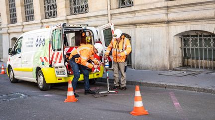 S cheresse dans le Rh ne rencontre avec un chasseur de fuites d eau