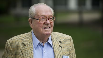 Jean-Marie Le Pen, &agrave;&nbsp;Saint-Cloud (Hauts-de-Seine), le 25 mai 2014. (FRED DUFOUR / AFP)