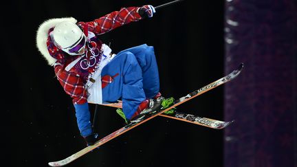 La skieuse fran&ccedil;aise Marie Martinod lors des &eacute;preuves de qualification de half-pipe, aux Jeux olympiques de Sotchi (Russie), le 20 f&eacute;vier 2014. (JAVIER SORIANO / AFP)