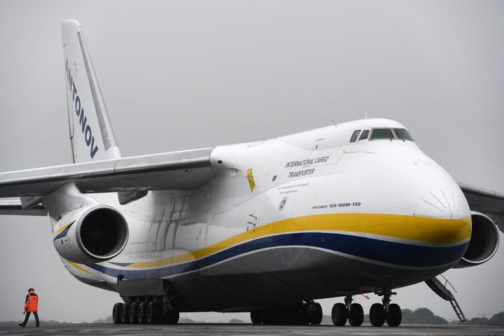 L'Antonov An-124 est l'un des plus gros avions cargo au monde. (FRED TANNEAU / AFP)