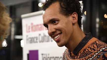 Gaël Faye, lors de la remise du Prix du roman des édudiants France Culture, à Paris, le 17 janvier 2017.&nbsp; (RADIO FRANCE / CHRISTOPHE ABRAMOWITZ)