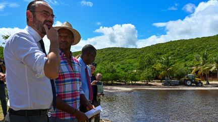 Edouard Philippe lors de sa visite en Guadeloupe, le 26 octobre 2019. (HELENE VALENZUELA / AFP)