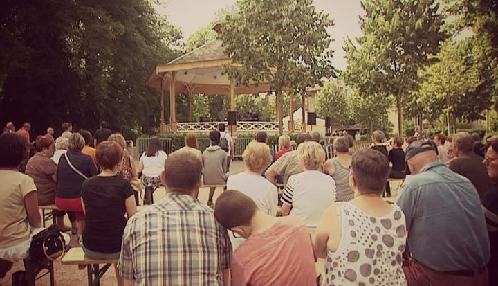 Kiosque dans le parc Sainte-Marie
 (France 3 / Culturebox / capture d&#039;écran)