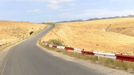 Une route non loin de Biskra, à 500 km au sud-est d'Alger, le 6 mars 2010. (FR?D?RIC SOREAU / PHOTONONSTOP)