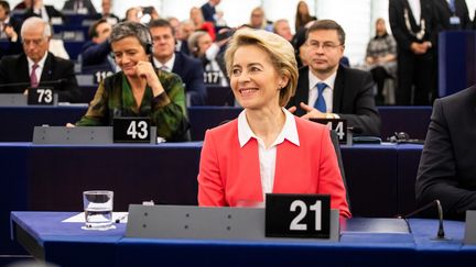 La présidente de la Commission européenne, Ursula von der Leyen, au Parlement à Strasbourg (Bas-Rhin), le 27 novembre 2019. (PHILIPP VON DITFURTH / DPA / AFP)