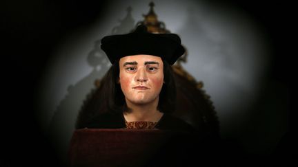 Reconsitution du visage de Richard III, &agrave; partir de son cr&acirc;ne retrouv&eacute; en 2012, expos&eacute;e lors d'une conf&eacute;rence de presse, &agrave; Londres, le 5 f&eacute;vrier 2013. (ANDREW WINNING / REUTERS)