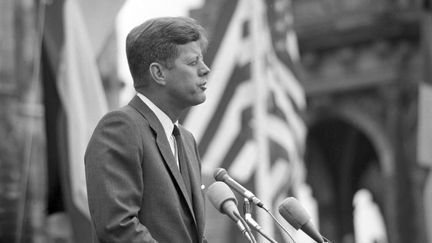 John F. Kennedy, le 26 juin 1963, à Cologne (Allemagne).&nbsp; (DPA FOTOGRAFEN / DPA)