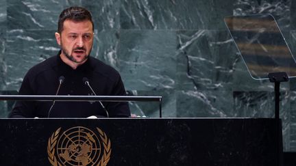 Volodymyr Zelensky s'exprime devant l'Assemblée générale de l'ONU, à New York, le 25 septembre 2024. (SPENCER PLATT / GETTY IMAGES NORTH AMERICA / AFP)