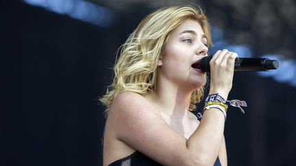 &nbsp; (Louane au festival des Vieilles Charrues à Carhaix le 17 juillet 2016 © FRED TANNEAU / AFP)