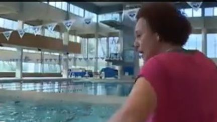 À la rencontre d'une championne qui donne des cours de natation à des jeunes en situation de handicap