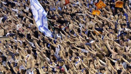 Les supporters du Zénith Saint-Pétersbourg lors d'un match de Coupe de l'UEFA face au Bayern Munich, le 1er mai 2008, dans le stade du Zénith. (GRIGORY DUKOR / REUTERS)