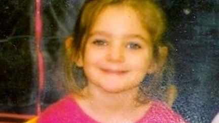 Une photographie de Fiona, 5 ans, port&eacute;e disparue &agrave; Clermont-Ferrand depuis le 12 mai 2013. (DR)