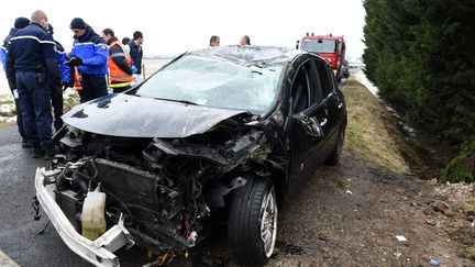 Sur les lieux d'un accident mortel &agrave; Veauchette (Loire), le 8 f&eacute;vrier 2015. (MAXPPP)