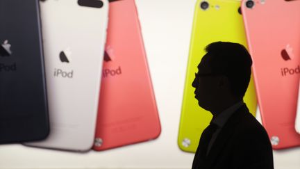 Dans un Apple Store &agrave; Hong Kong, le 20 novembre 2012. (ANTHONY WALLACE / AFP)