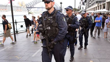 Un policier dans les rue de Sydney, le 18 décembre 2017.&nbsp; (WILLIAM WEST / AFP)