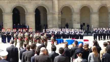 &nbsp; (François Hollande a fait chevaliers de la Légion d'honneur à titre posthume les trois militaires, originaires du 511e régiment du train d'Auxonne, en Côte d'Or © Benjamin Illy / Radio France)