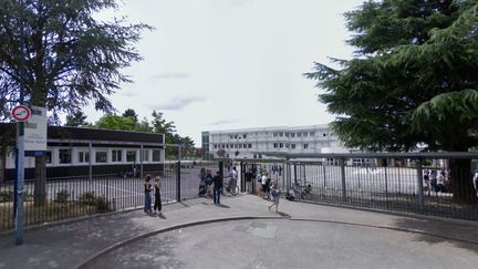 L'entr&eacute;e du coll&egrave;ge Blaise-Pascal de Villemoisson-sur-Orge (Essonne), en juillet 2008. (GOOGLE STREET VIEW / FRANCETV INFO)