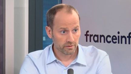 Laurent Bach, co-auteur d'une note sur les impôts payés par les milliardaires et professeur associé de finances à l'Essec, était l'invité éco de franceinfo le 6 juin 2023. (FRANCEINFO / RADIO FRANCE)