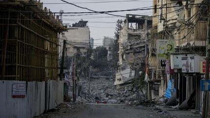 Une zone de la ville de Gaza endommagée par des bombardements israéliens, le 14 octobre 2023. (MOHAMMED SABER / MAXPPP)