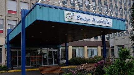 L'entrée du centre hospitalier de Flers dans l'Orne. (MAXIME PIONNEAU / MAXPPP)