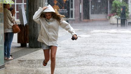 Dans une rue d'Annecy (Haute-Savoie), le 7 juillet 2014. (  MAXPPP)