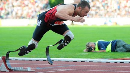 Le Sud-Africain Oscar Pistorius avec ses lames en guise de jambes