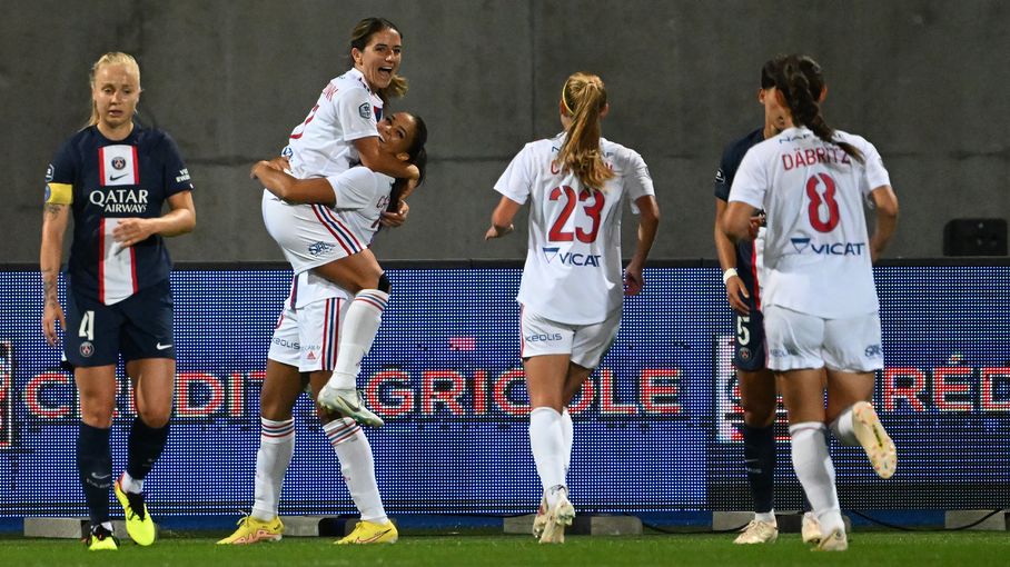 Football Lyon domine Paris et s'offre le Trophée des championnes