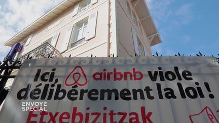 Envoyé spécial. Agences  taguées, locations Airbnb occupées… au Pays basque, la flambée des prix de l'immobilier fait monter la colère