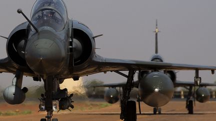 Un avion Mirage 2000 D à l'aéroport de Bamako (Mali), le 18 février 2013. (JOEL SAGET / AFP)