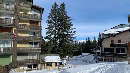 La station de Chabanon, dans les Alpes de Haute-Provence, en décembre 2023 (MATHILDE VINCENEUX / RADIO FRANCE)