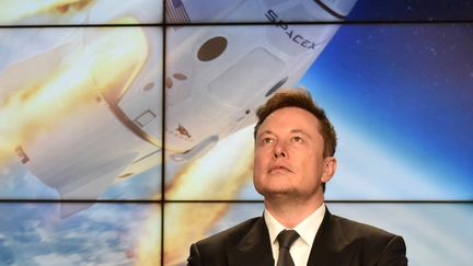 Elon Musk, fondateur de la société SpaceX, participe à une conférence de presse après un test de lancement de la capsule Crew Dragon, le 19 janvier 2020, à Cap Canaveral (Floride, Etats-Unis). (STEVE NESIUS / REUTERS)