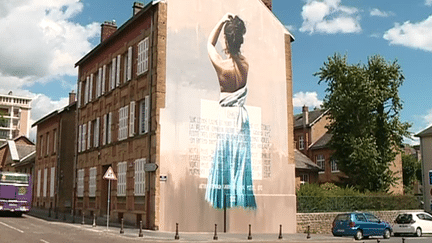 La fresque consacrée au poème "Ophélie", rue Michelet et rue Longueville.
 (France 3 Culturebox (capture d&#039;écran))