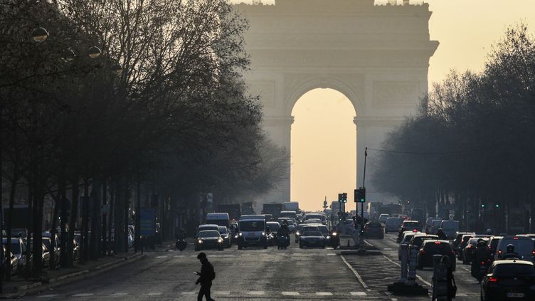 Paris Stationnement Residentiel Gratuit Lundi En Raison D Un Episode De Pollution