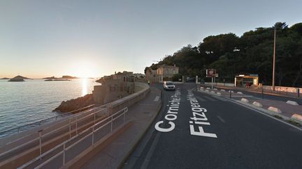 Le vigile est resté accroché sur 2 km au capot de la voiture qui roulait à près de 100 km/h sur la Corniche, à Marseille. (GOOGLE STREET VIEW)