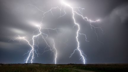 M&eacute;t&eacute;o France met en garde contre "de soudaines et fortes rafales de vent", ainsi que de la gr&ecirc;le. (XAVIER DELORME / BIOSPHOTO / AFP)