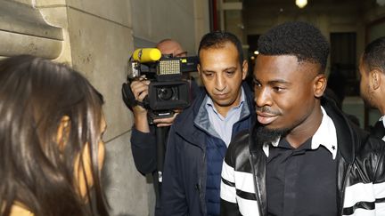 Serge Aurier, le 26 septembre, jour de sa condamnation à Paris. (PATRICK KOVARIK / AFP)