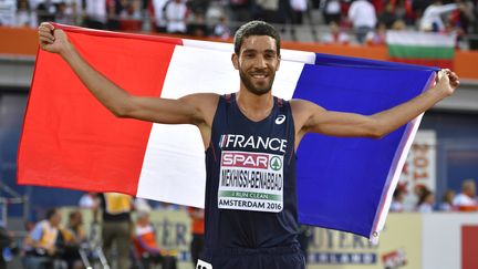 Le Français Mahiedine Mekhissi décroche l'or au 3000 m steeple et Yoann Kowal, le bronze.