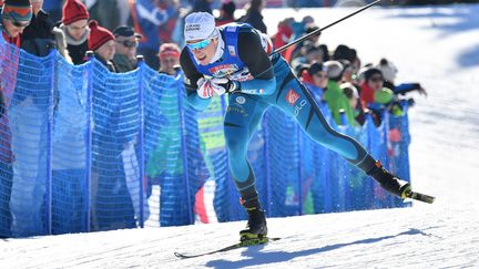 Lucas Chanavat en quête de la première médaille française en individuel de ski de fond depuis 2006. (BARBARA GINDL / APA)