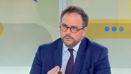 Aurélien Rousseau, ministre de la Santé invité sur le plateau de OVR (franceinfo)