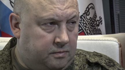 Sergueï Sourovikine, chef des opérations en Ukraine de l'armée russe, lors d'une conférence de presse mercredi 18 octobre 2022. (RUSSIAN DEFENCE MINISTRY PRESS SERVICE / MAXPPP)