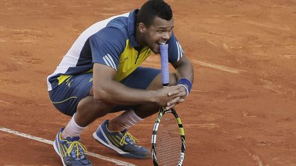 Jo-Wilfried Tsonga, impuissant en demi-finale de Roland-Garros face &agrave; David Ferrer, le 7 juin 2013. ( PHILIPPE WOJAZER / REUTERS)