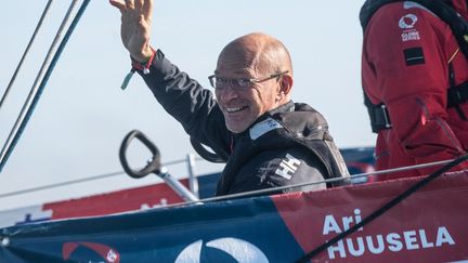 Le skipper&nbsp;Ari Huusela aux Sables-d'Olonne (Vendée), le 8 novembre 2020.&nbsp; (LOIC VENANCE / AFP)