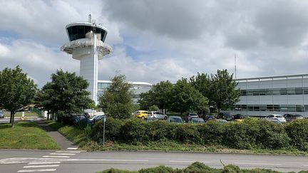 The control tower at Brest airport, July 26, 2021. (NICOLAS OLIVIER / RADIO FRANCE)