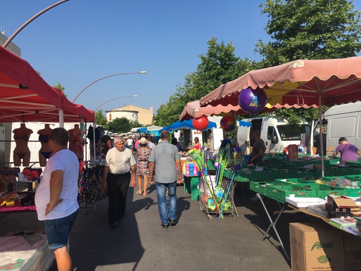 Le marché de Marignane (Bouches-du-Rhône), le 13 juin 2017.&nbsp; (MARGAUX DUGUET / FRANCEINFO)