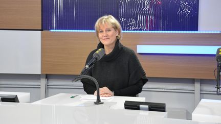 Nadine Morano,&nbsp;députée européenne Les Républicains, dans les studios de franceinfo. (RADIO FRANCE / JEAN-CHRISTOPHE BOURDILLAT)